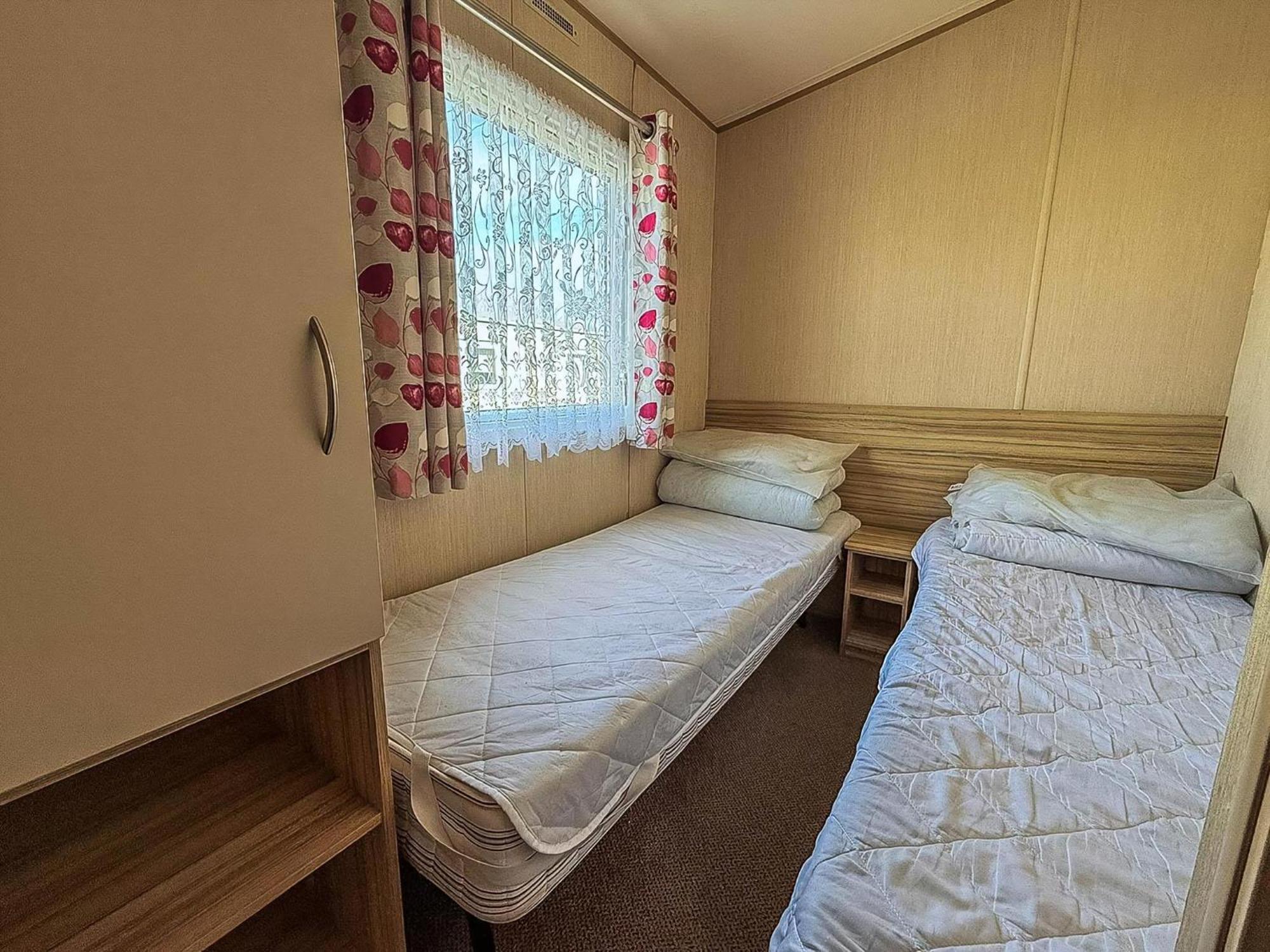 Great 8 Berth Caravan In Norfolk Near To Great Yarmouth Ref 20178Bs Hopton on Sea Экстерьер фото